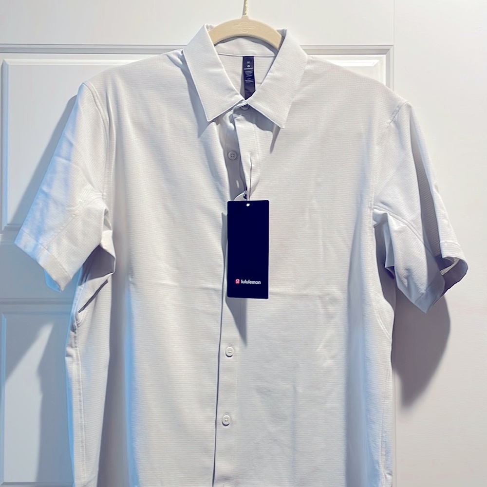 Lululemon short sleeve button down shirt
